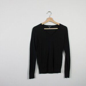 Club Monaco 100% Merino Wool Sweater Women XS Black V Neck Pullover Casual 158